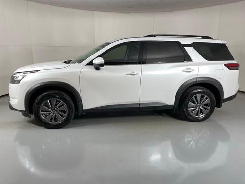 2025 Nissan Pathfinder SV FWD