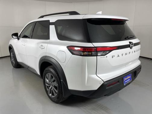 2025 Nissan Pathfinder SV FWD