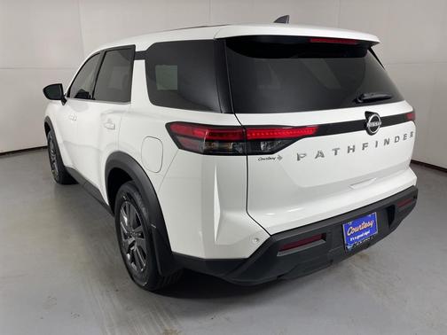 2025 Nissan Pathfinder S FWD