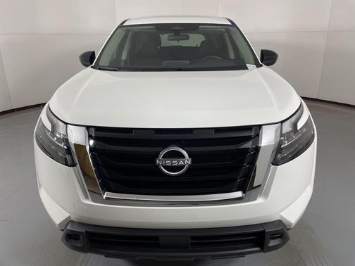 2025 Nissan Pathfinder S FWD