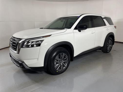 2025 Nissan Pathfinder S FWD