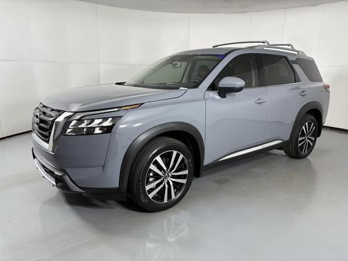 2025 Nissan Pathfinder Platinum 4WD
