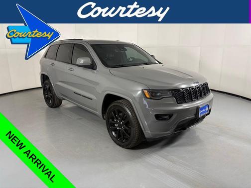 Sting-Gray Clearcoat 2022 Jeep Grand Cherokee Laredo