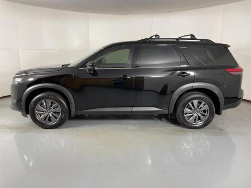 2025 Nissan Pathfinder SV FWD