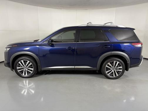 2022 Nissan Pathfinder Platinum 4WD