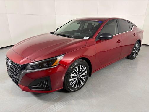 Scarlet Ember Tintcoat 2026 Nissan Altima 2.5 SV