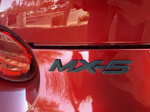 2019 Mazda MX-5 Miata Sport