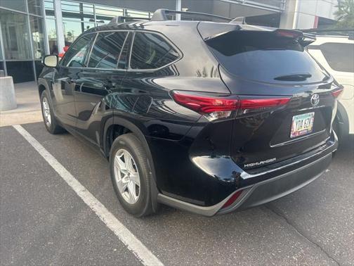 2022 Toyota Highlander LE