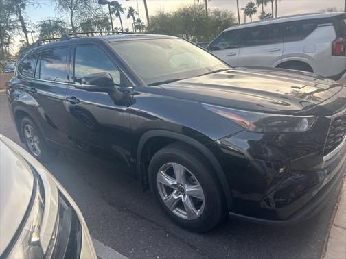 2022 Toyota Highlander LE