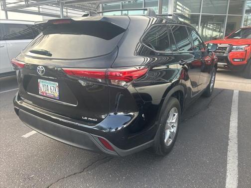 2022 Toyota Highlander LE