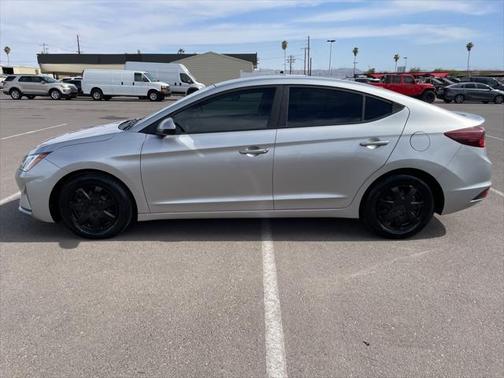 2020 Hyundai ELANTRA SE