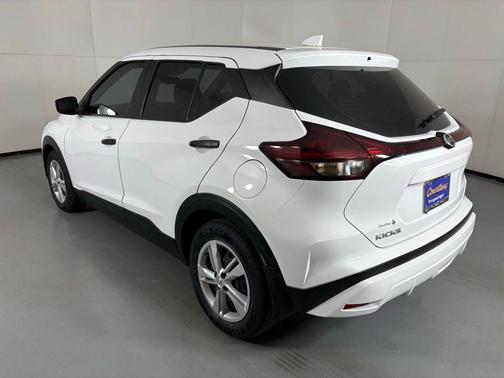 2021 Nissan Kicks S