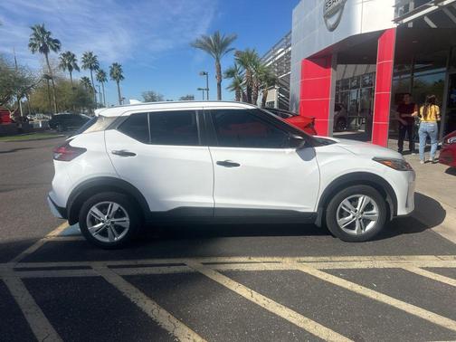 2021 Nissan Kicks S
