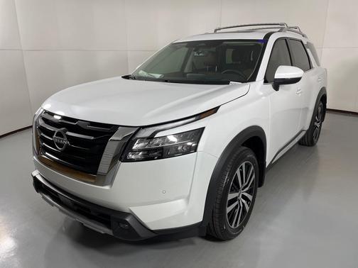 2025 Nissan Pathfinder Platinum 4WD