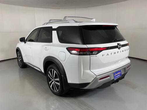2025 Nissan Pathfinder Platinum 4WD