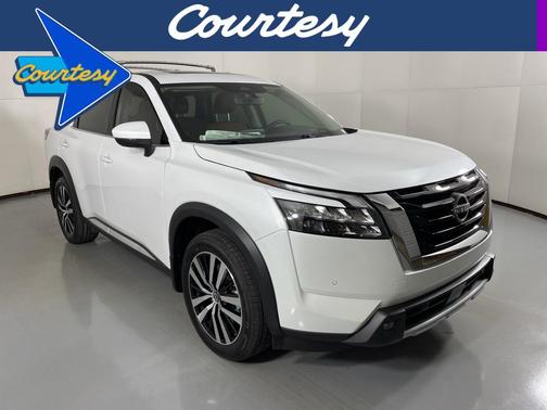 2025 Nissan Pathfinder Platinum 4WD