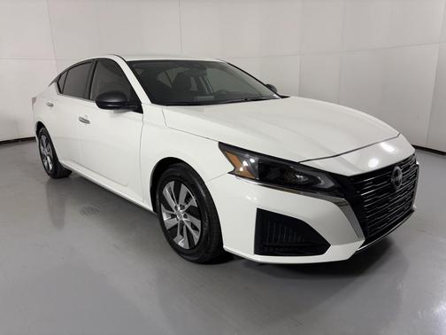 2025 Nissan Altima S FWD