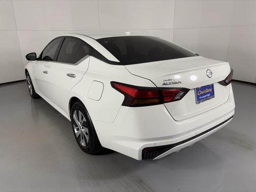 2025 Nissan Altima S FWD