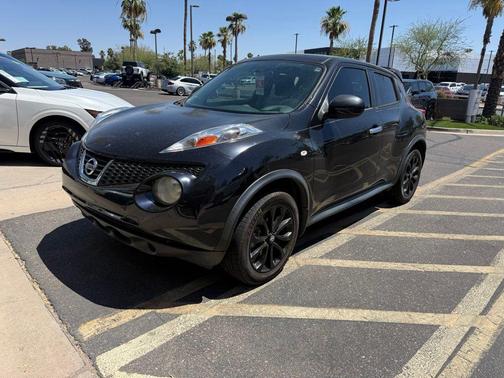 Sapphire Black 2014 Nissan Juke S