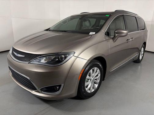 2018 Chrysler Pacifica Touring-L