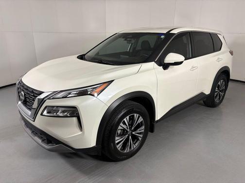 Pearl White Tricoat 2023 Nissan Rogue SV