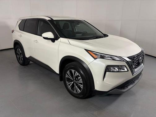 Pearl White Tricoat 2023 Nissan Rogue SV