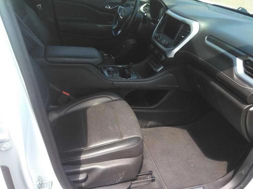2023 GMC Acadia FWD SLT