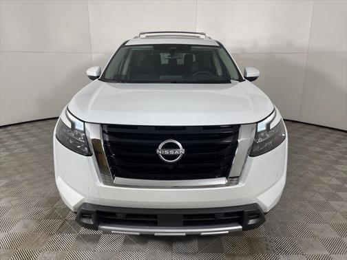 2025 Nissan Pathfinder Platinum 4WD