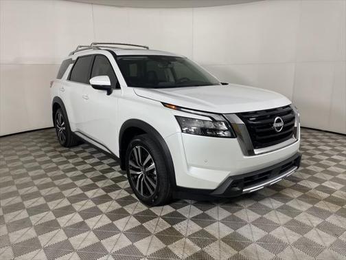 2025 Nissan Pathfinder Platinum 4WD
