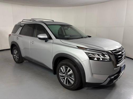 2024 Nissan Pathfinder SL FWD