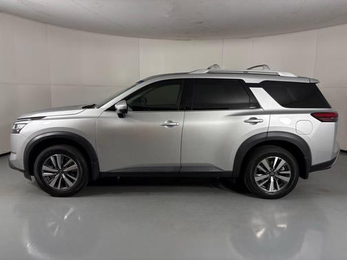 2024 Nissan Pathfinder SL FWD