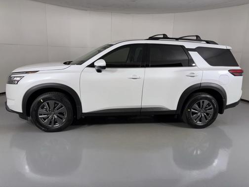2025 Nissan Pathfinder SV FWD