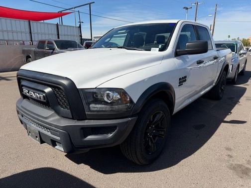 2024 RAM 1500 Classic Warlock Crew Cab 4x2 5'7' Box