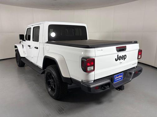 Bright White Clearcoat 2025 Jeep Gladiator High Tide