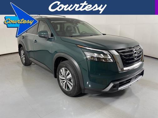 2025 Nissan Pathfinder SL FWD