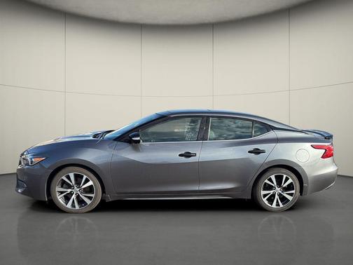 Gun Metallic 2016 Nissan Maxima 3.5 Platinum
