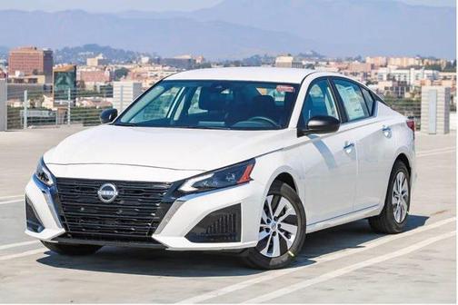 2025 Nissan Altima S FWD