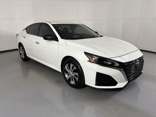 2025 Nissan Altima S FWD