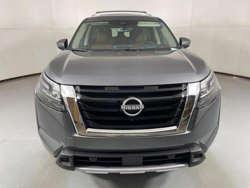2025 Nissan Pathfinder Platinum FWD