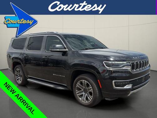Diamond Black Crystal Pearlcoat 2024 Jeep Wagoneer L Series II