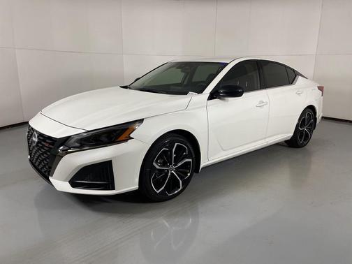 2025 Nissan Altima SR FWD