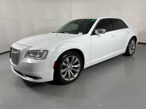 Bright White Clearcoat 2019 Chrysler 300 Touring
