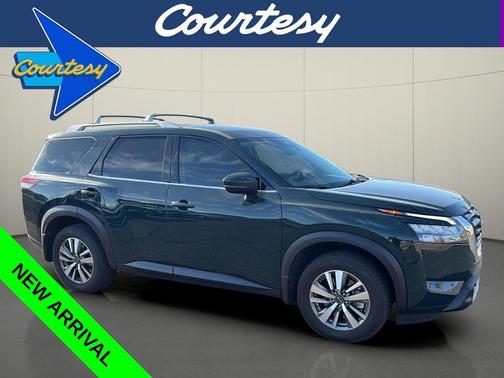 Obsidian Green Pearl 2025 Nissan Pathfinder SL FWD