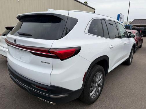 2025 Buick Enclave Preferred FWD