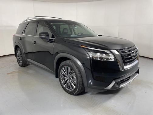 2022 Nissan Pathfinder SL 4WD