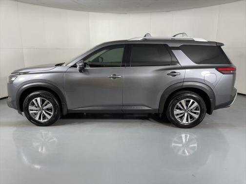 2025 Nissan Pathfinder SL FWD