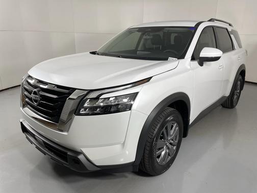 2025 Nissan Pathfinder SV FWD