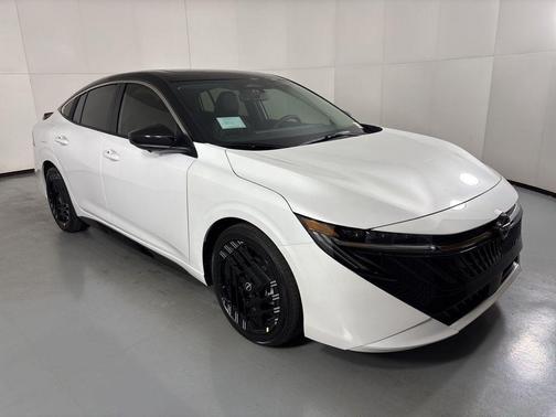 Aspen White/Super Black 2026 Nissan Sentra SR
