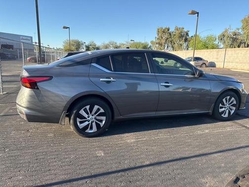 2025 Nissan Altima S FWD