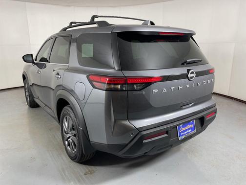 2025 Nissan Pathfinder SV FWD